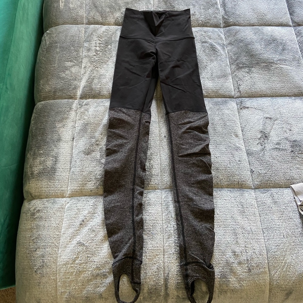 Lululemon herringbone leggings with stirrup sz 4